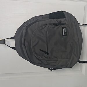 SwissGear Daypack Airflow Backpack Gray & Black Hiking School Travel Office
